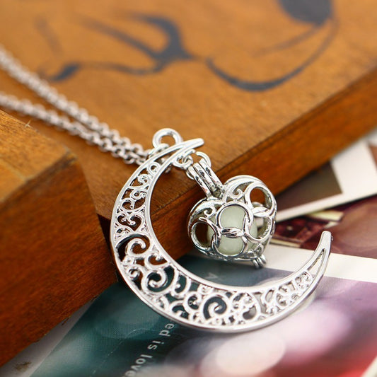 Elegant Silver Plated Pendant Necklace – Timeless Shine & Style